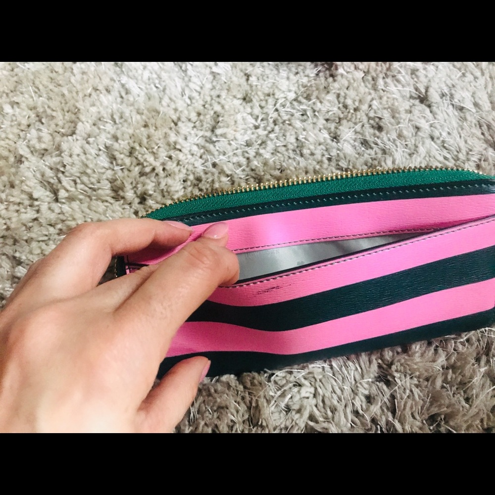 Wallets - Picture 5 of 5